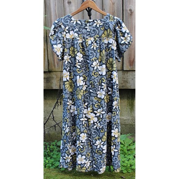 Hoku Hawaii - Women's Muu Muu-Style Kaftan Dress in Grey Hibiscus Print, Large - Picture 5 of 9
